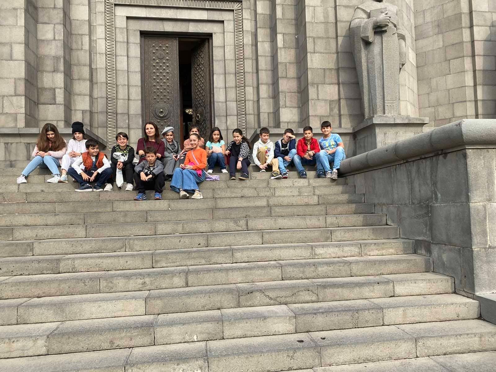 ՓՈՔՐԻԿ ՔՎԱՆՏԱԿԱՆՆԵՐԸ ՄԱՏԵՆԱԴԱՐԱՆՈՒՄ ԵՆ․․․